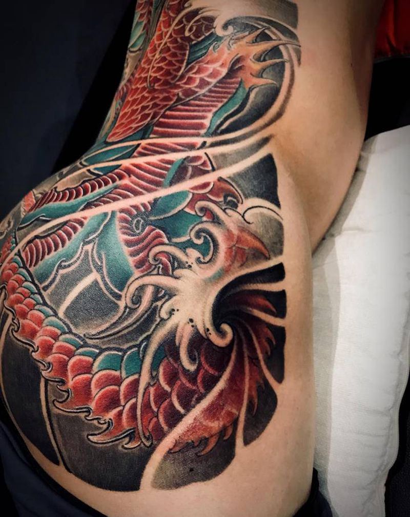 红龙纹身图片_背部臀部新传统龙纹身图案