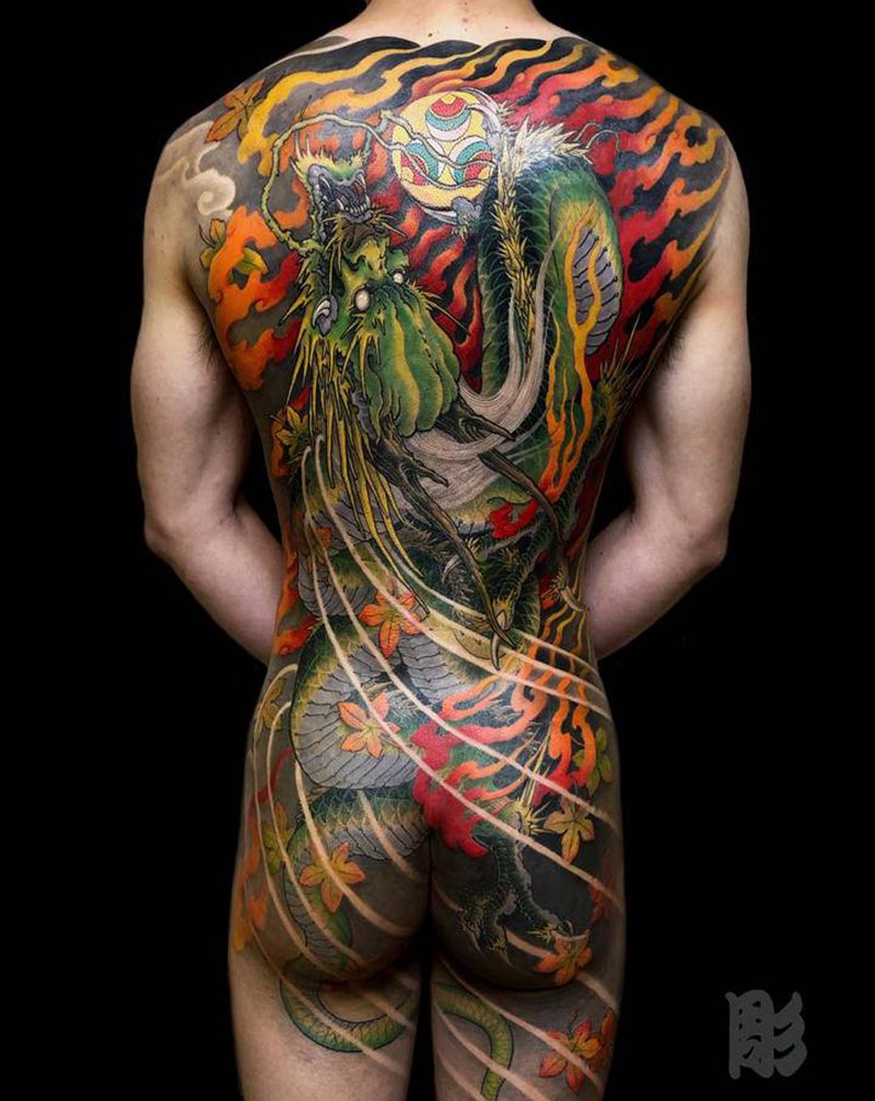 升龙纹身图片_背部新传统纹身图案