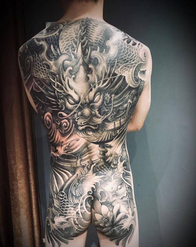 鲤鱼跃龙门纹身图片_背部新传统龙鱼纹身图案