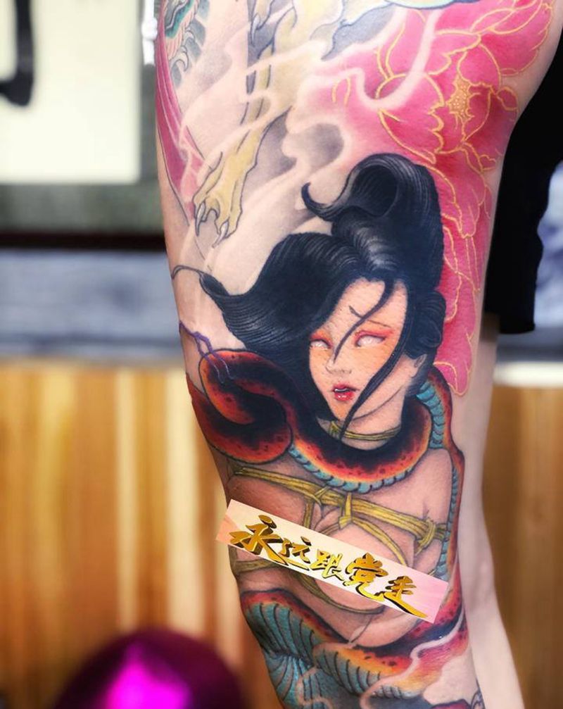 《花蛇》纹身图片_腿部新传统纹身图案