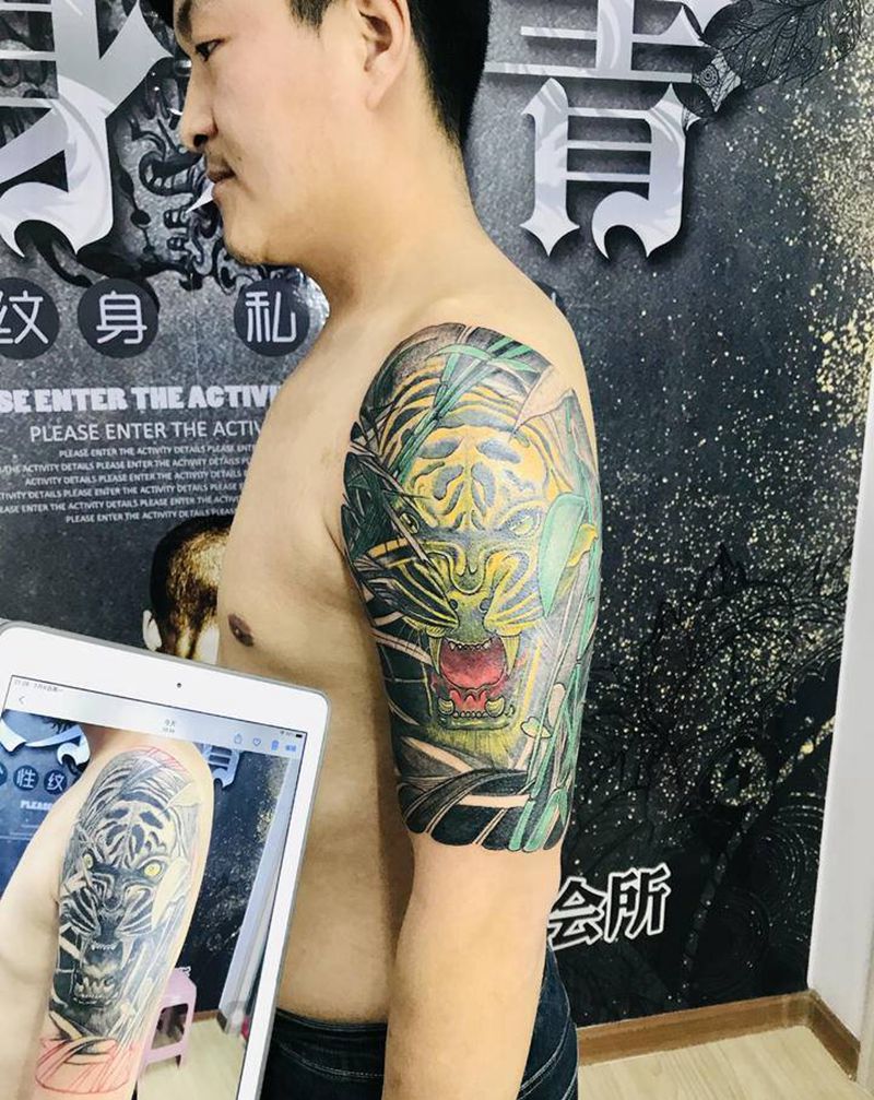 DL大臂修改添加纹身图片_手臂老传统纹身图案