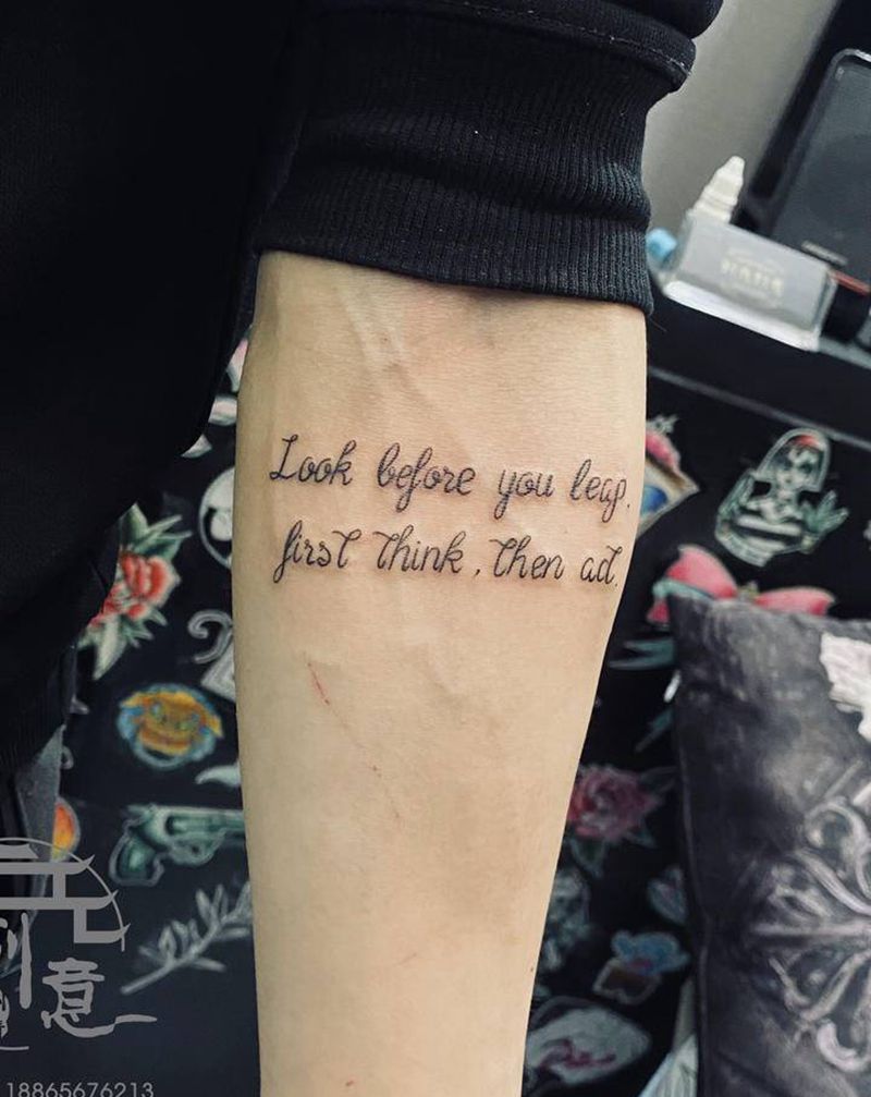 字母纹身图片_手臂字母纹身图案