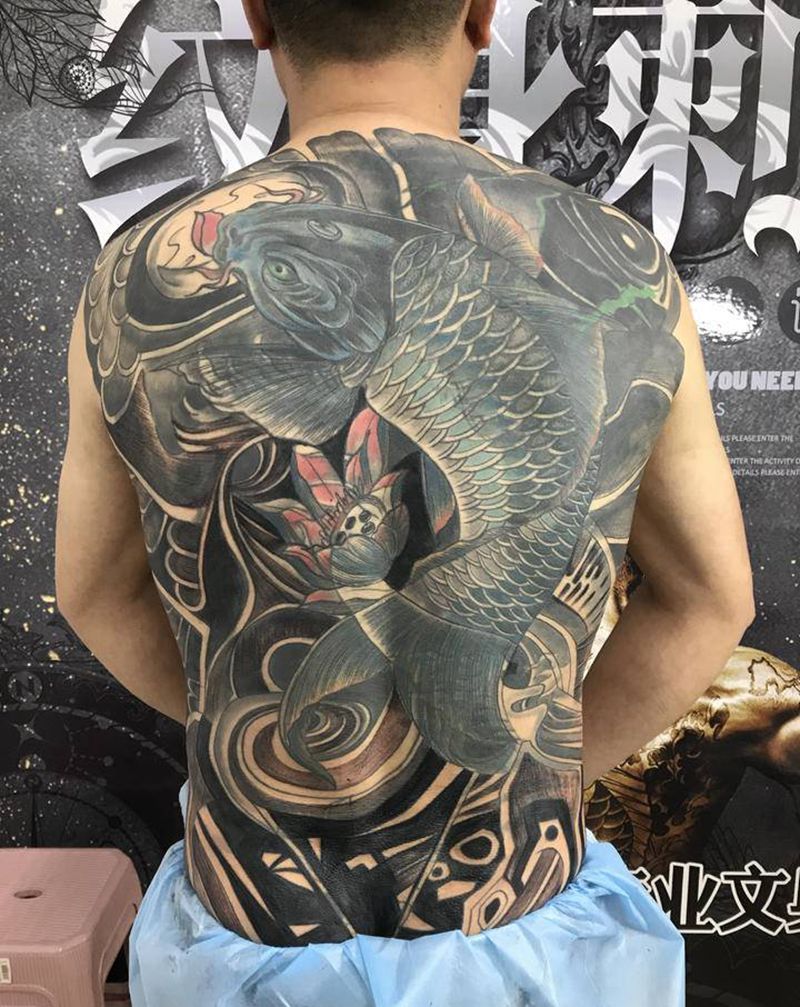 DL老纹身修改纹身图片_背部老传统纹身图案