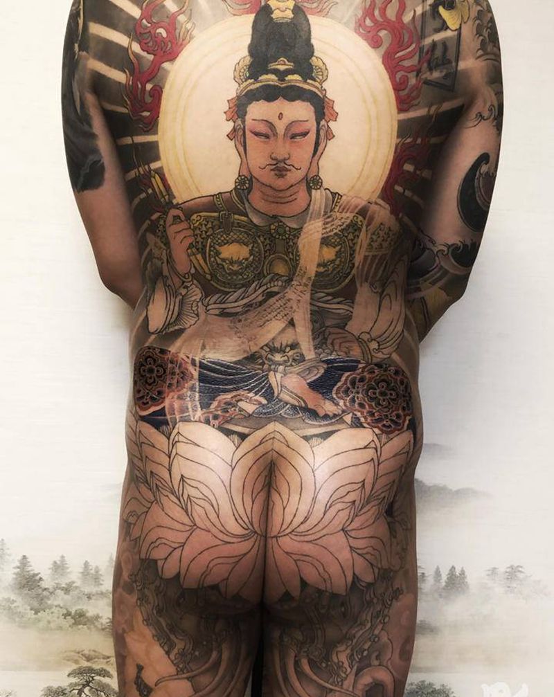 未完成纹身图片_背部新传统纹身图案