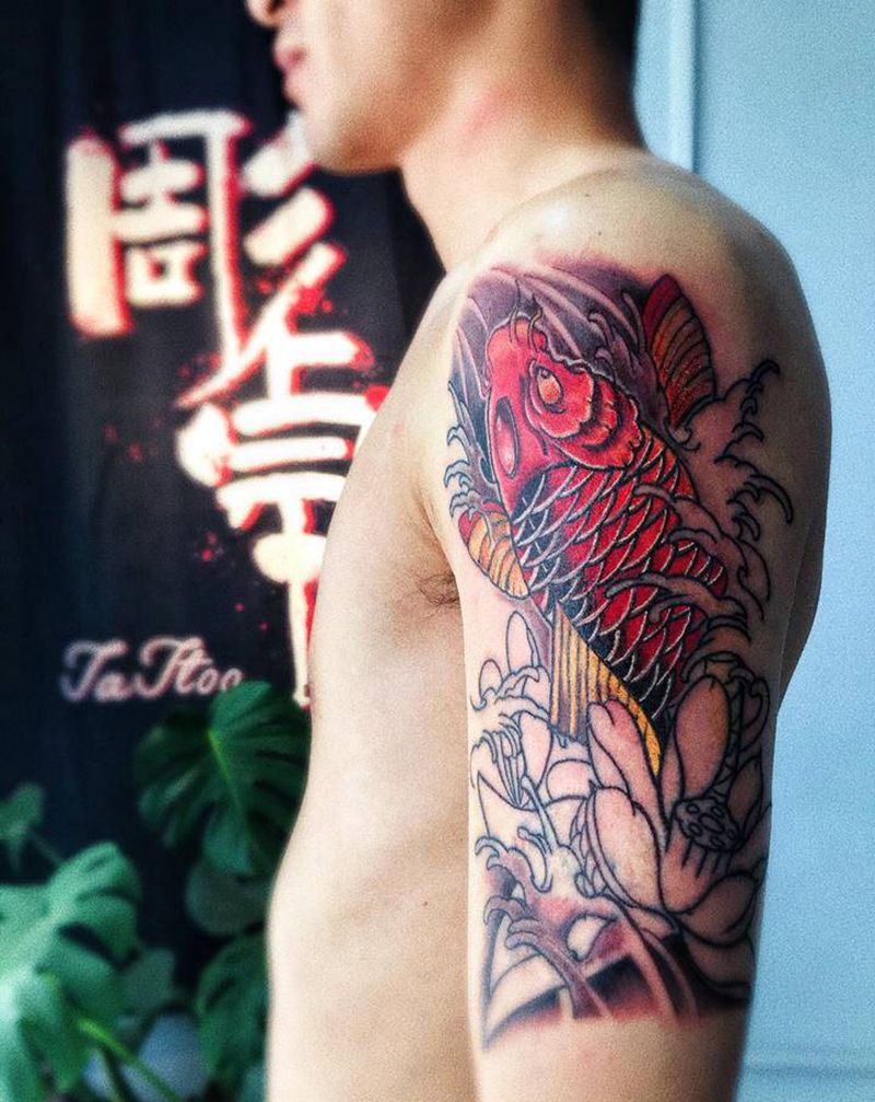 半成品锦鲤纹身图片_手臂新传统鲤鱼纹身图案