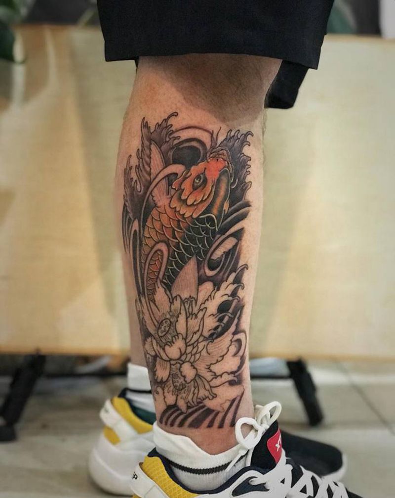 小腿新传统鲤鱼纹身图片_腿部新传统鲤鱼纹身图案