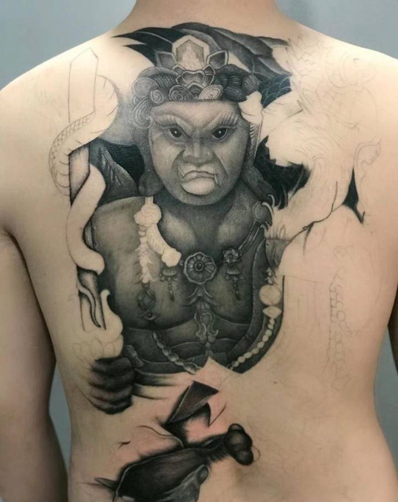 满背不动明王半成品纹身图片_背部新传统不动明王纹身图案