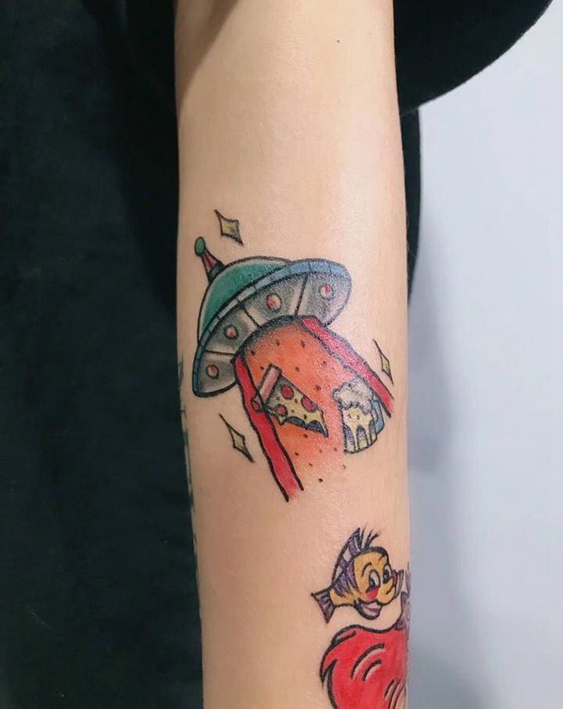 拼接花臂小图纹身图片_手臂Old School人物飞船纹身图案