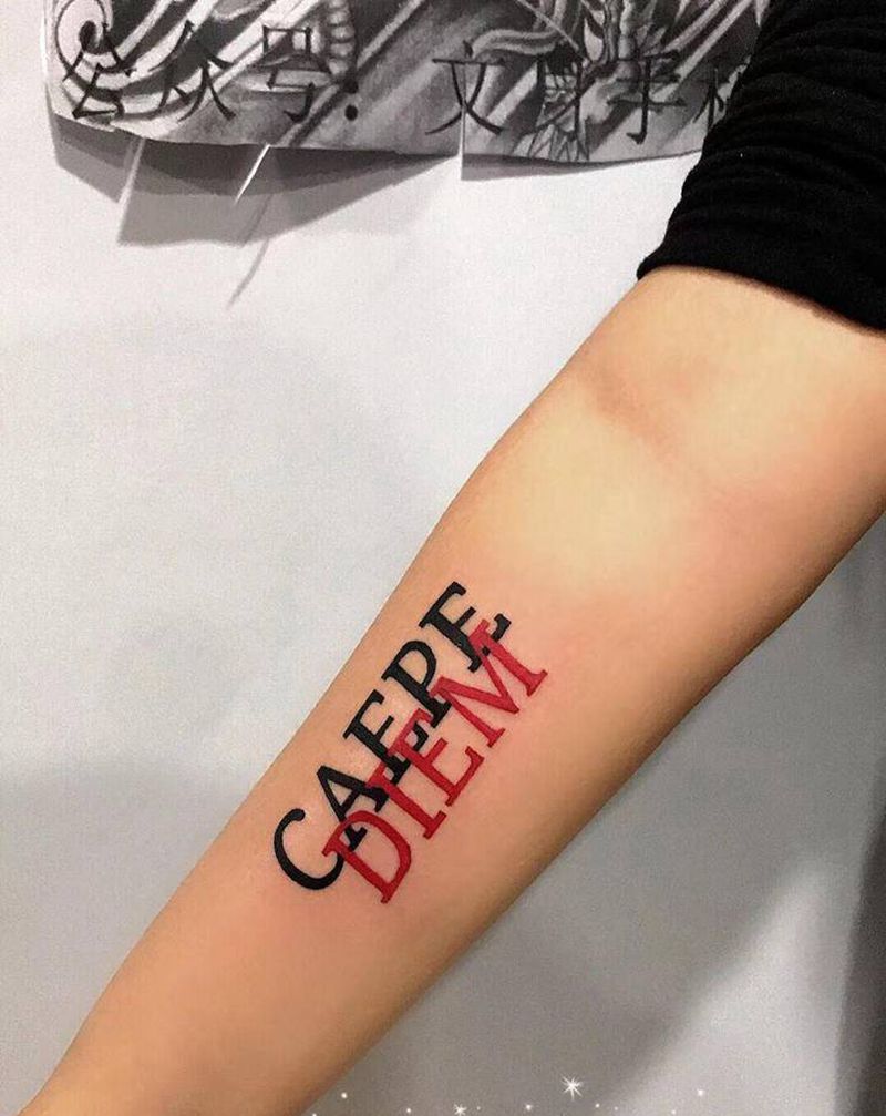 小臂艺术字母纹身图片_手臂字母纹身图案