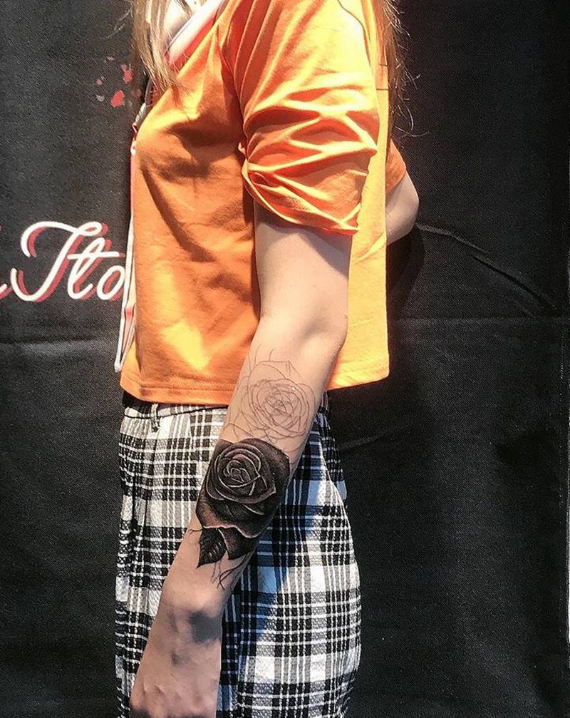 遮盖， 写实花纹身图片_手臂欧美写实花遮盖纹身图案