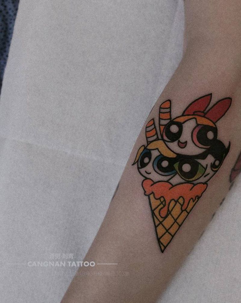 飞天小女警纹身图片_手臂New School纹身图案