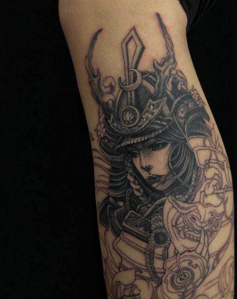 女武士纹身图片_腿部新传统纹身图案