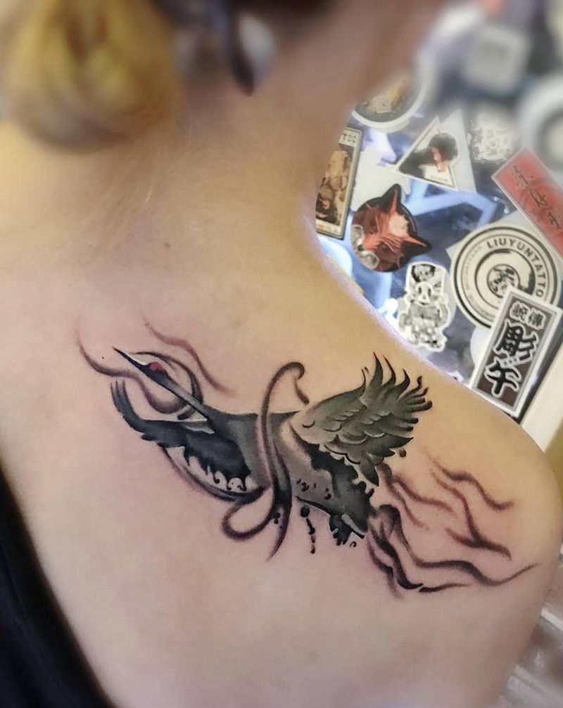 仙鹤纹身图片_背部腰部水墨纹身图案