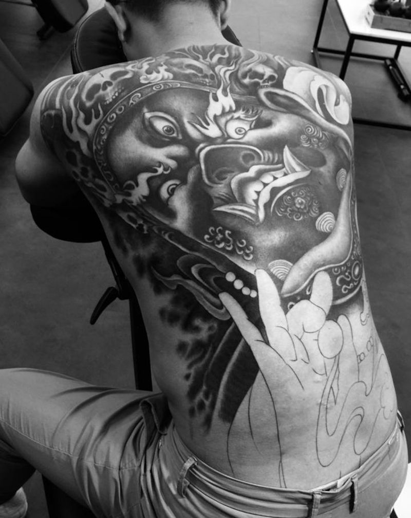 大黑天纹身图片_背部新传统纹身图案