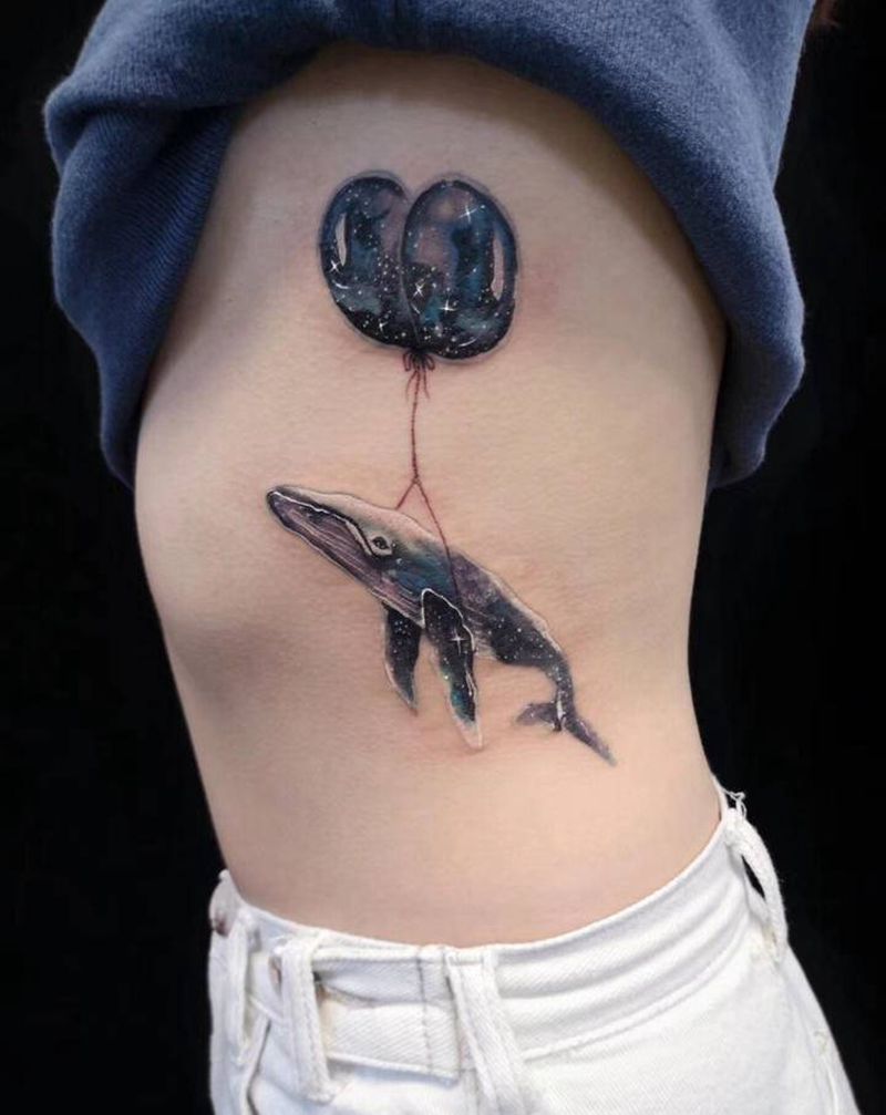 鲸纹身图片_腰部水彩纹身图案