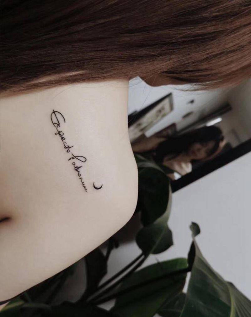 清新纹身图片_背部纹身图案