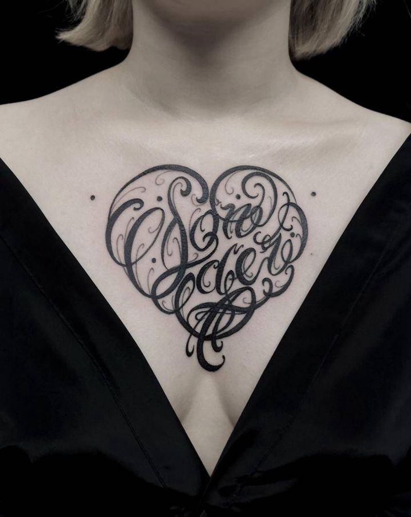 花体字纹身图片_胸部花体字纹身图案