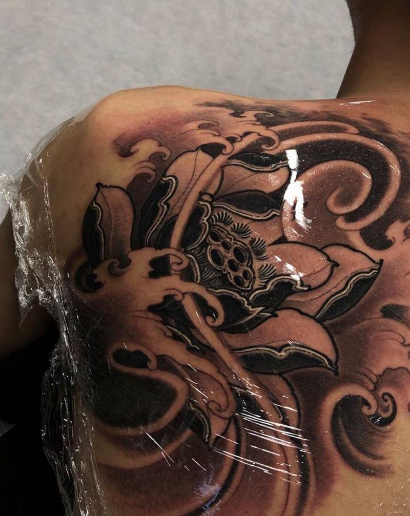 莲纹身图片_背部新传统纹身图案