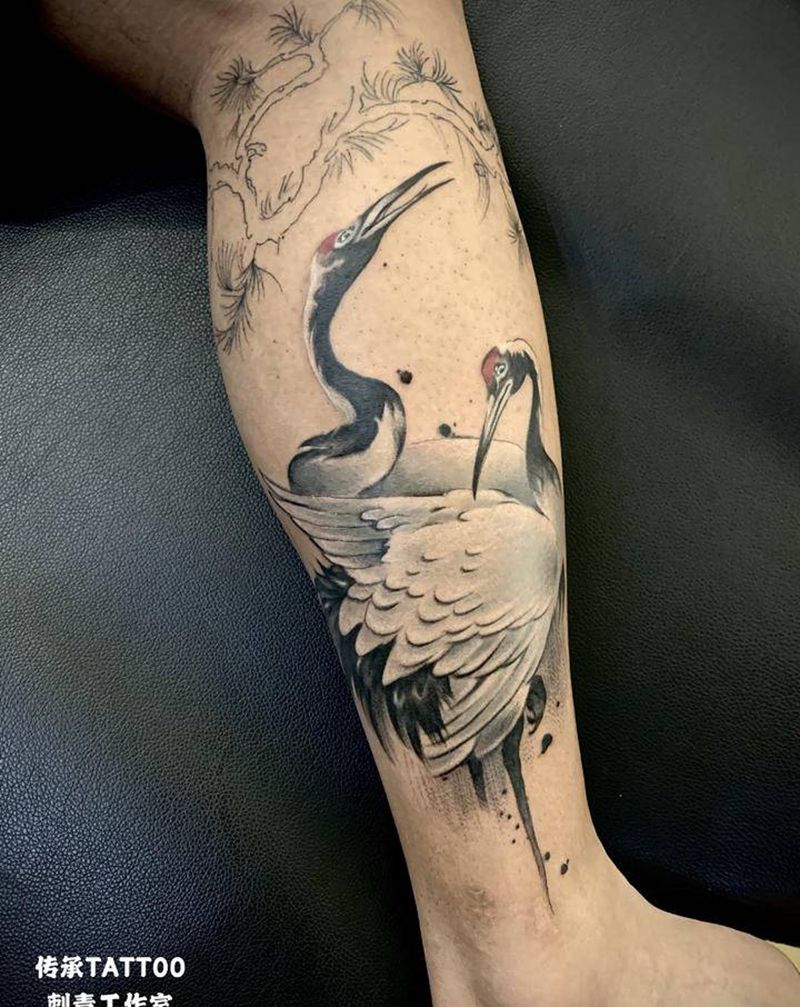 鶴纹身图片_腿部新传统纹身图案