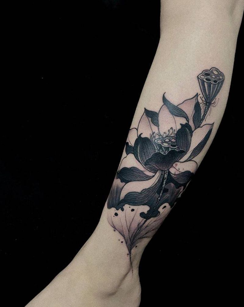 莲花遮盖纹身图片_腿部新传统纹身图案