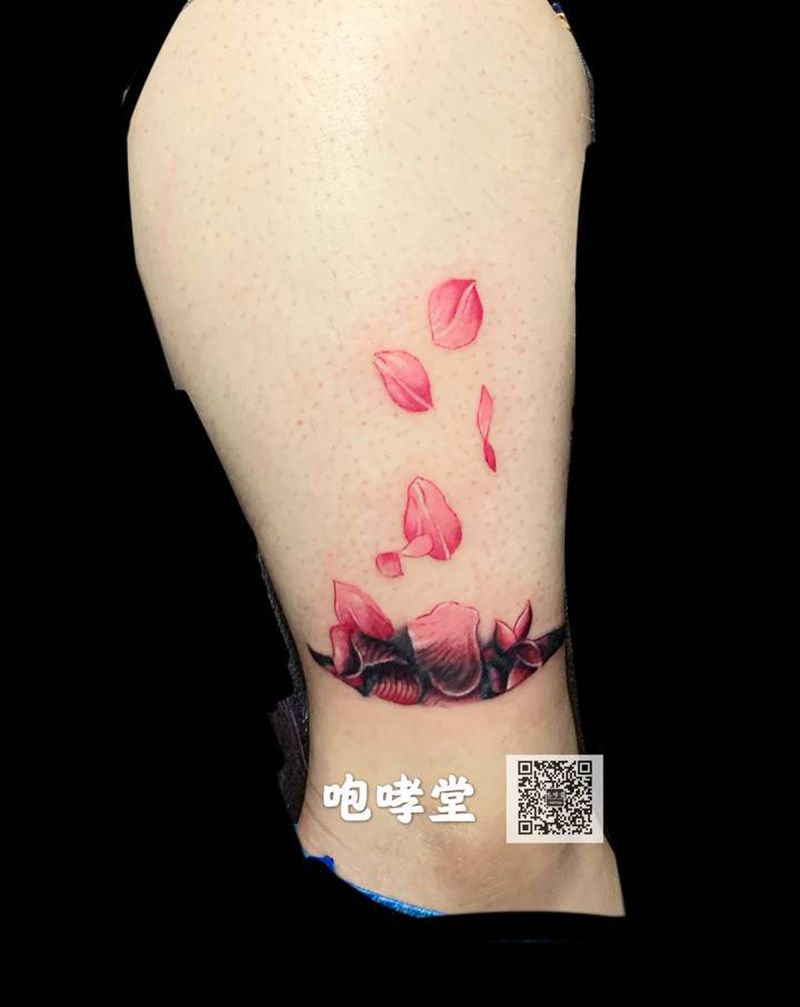 花瓣纹身图片_腿部纹身图案