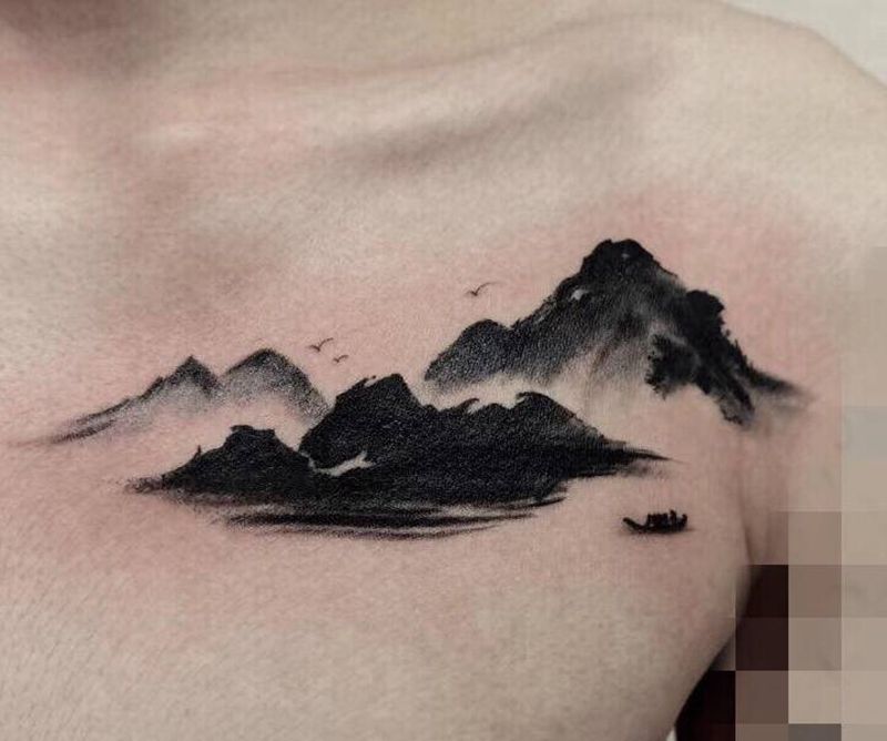 遮盖纹身图片_胸部水墨纹身图案