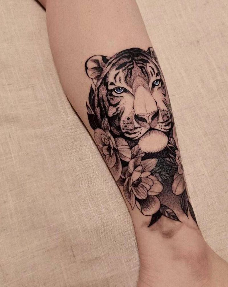 遮盖纹身图片_腿部点刺纹身图案