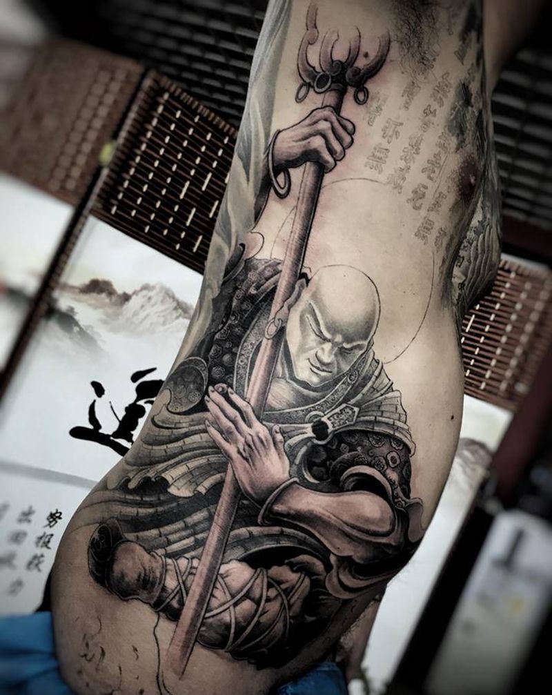 地藏王纹身图片_腰部新传统纹身图案