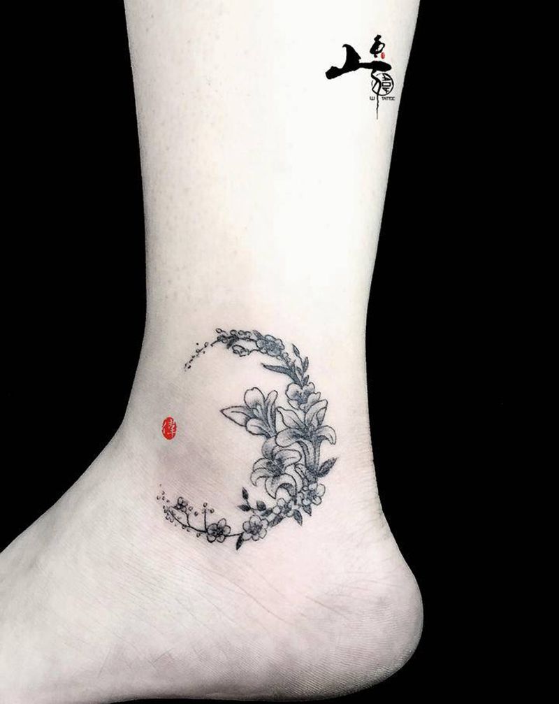 素花纹身图片_脚部纹身图案