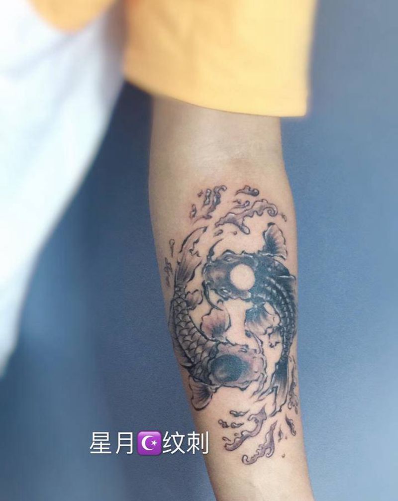 双鱼座纹身图片_手臂纹身图案