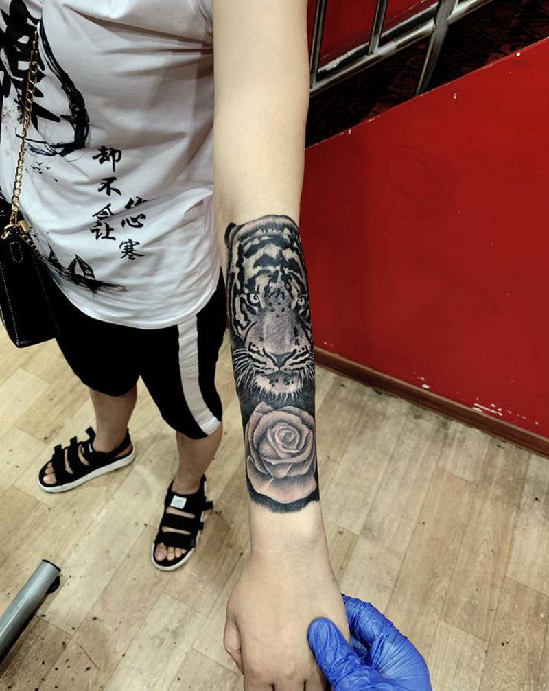 虎头纹身图片_手臂欧美写实纹身图案