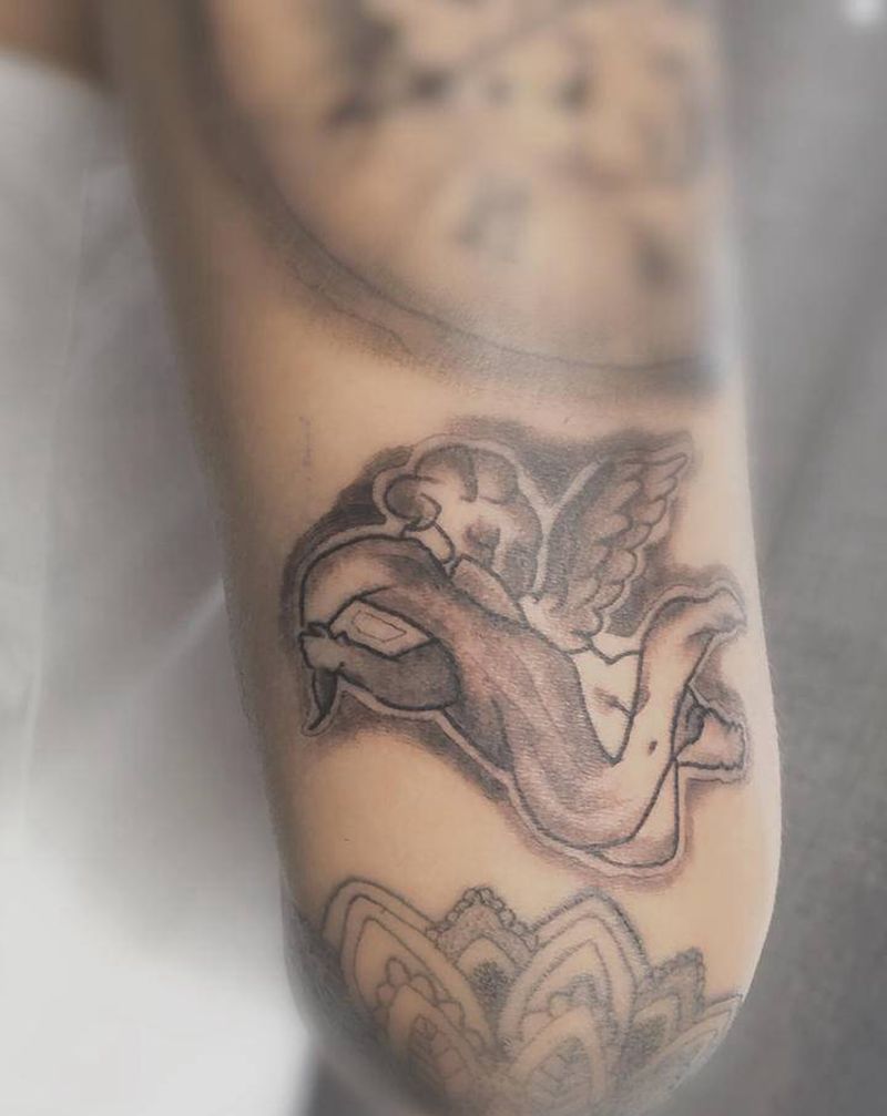 小天使纹身图片_手臂Old School纹身图案