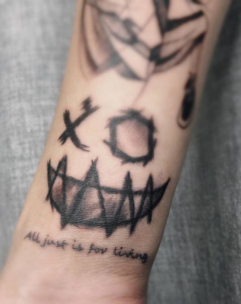 表情纹身图片_手臂Old School纹身图案