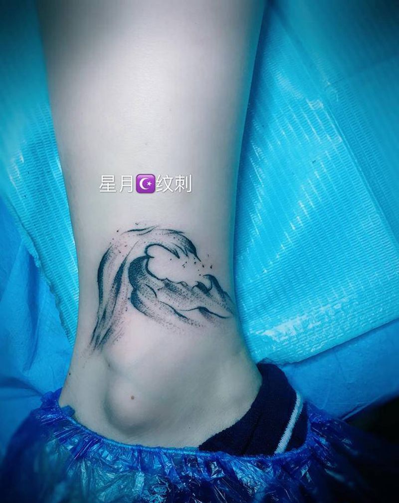 情侣山海纹身图片_腿部纹身图案
