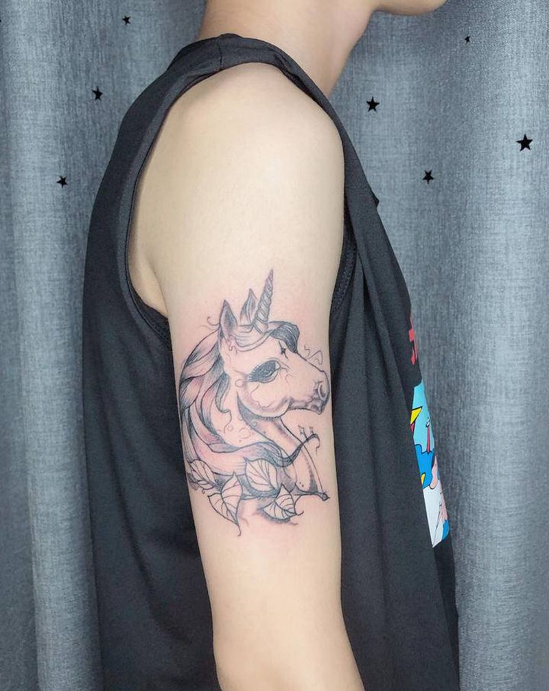 独角兽纹身图片_手臂点刺纹身图案