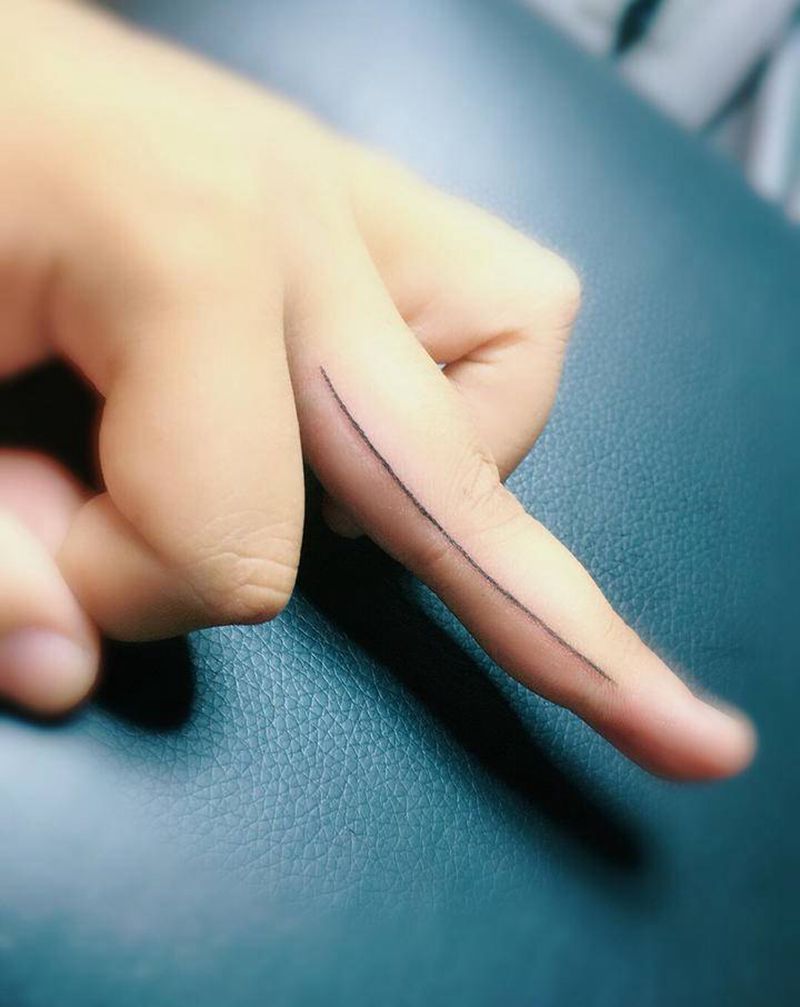 线纹身图片_手部纹身图案