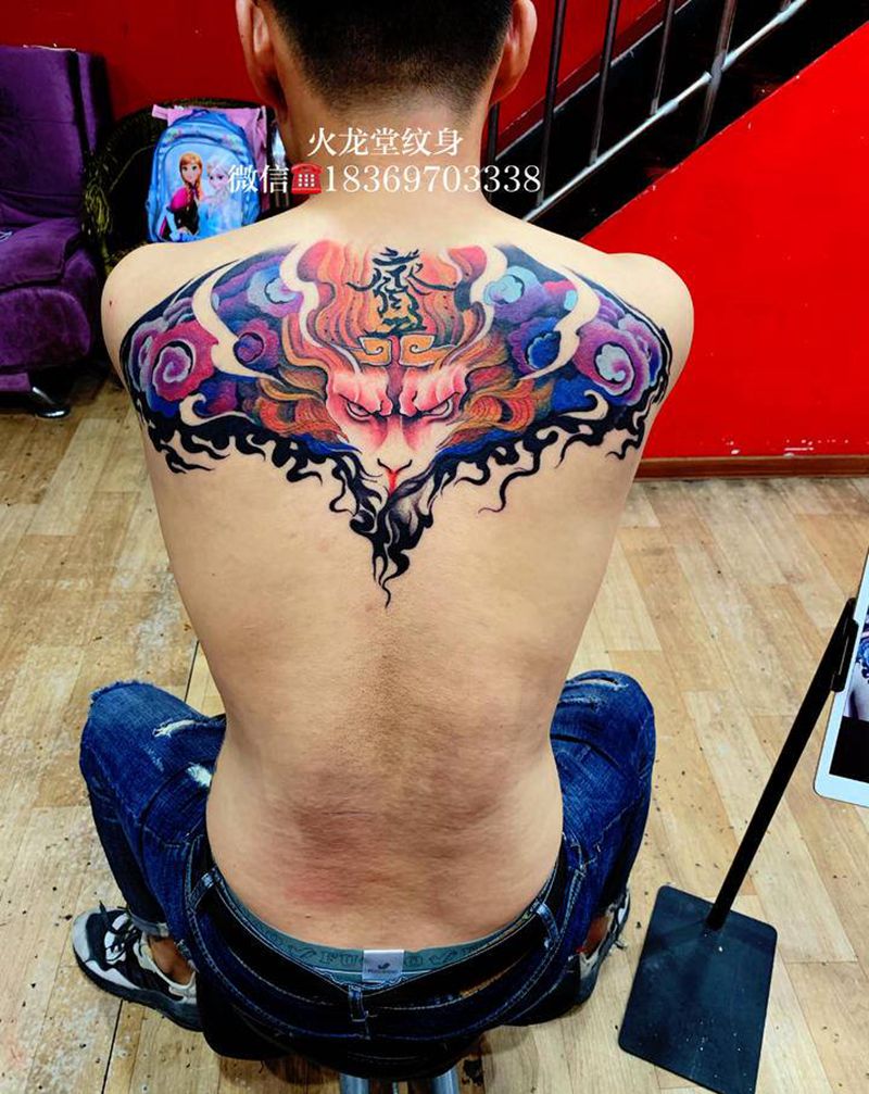 齐天大圣纹身图片_背部新传统水彩纹身图案