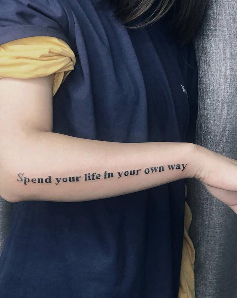 手臂英文纹身图片_手臂花体字纹身图案