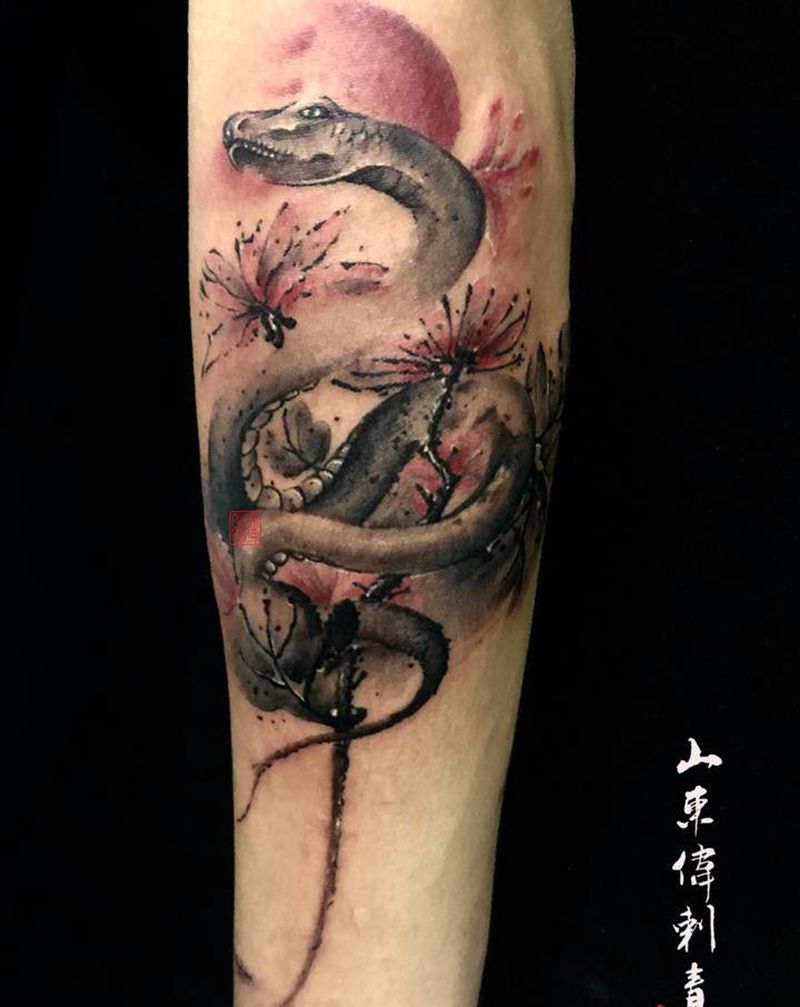 蛇花纹身图片_手臂新传统纹身图案