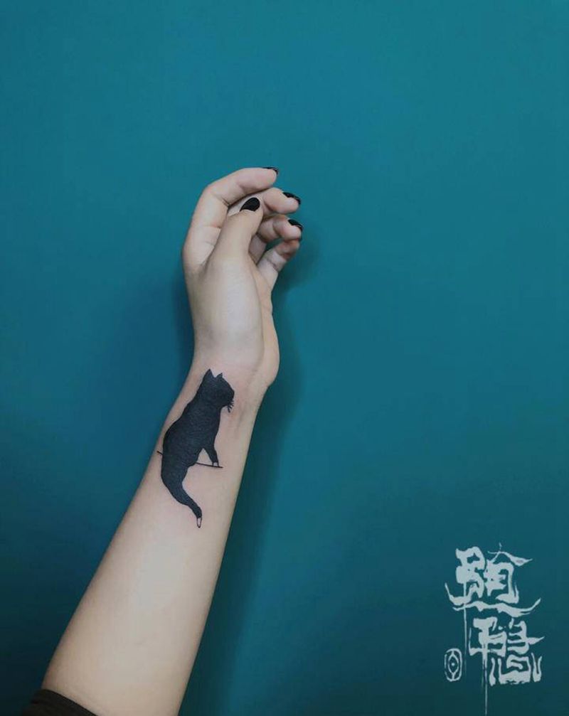 遮盖纹身图片_手臂猫纹身图案