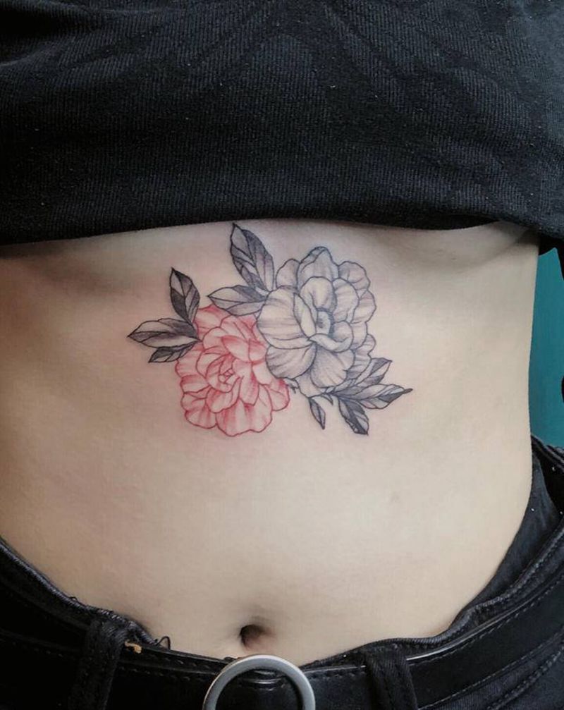 素花纹身图片_腹部胸部纹身图案