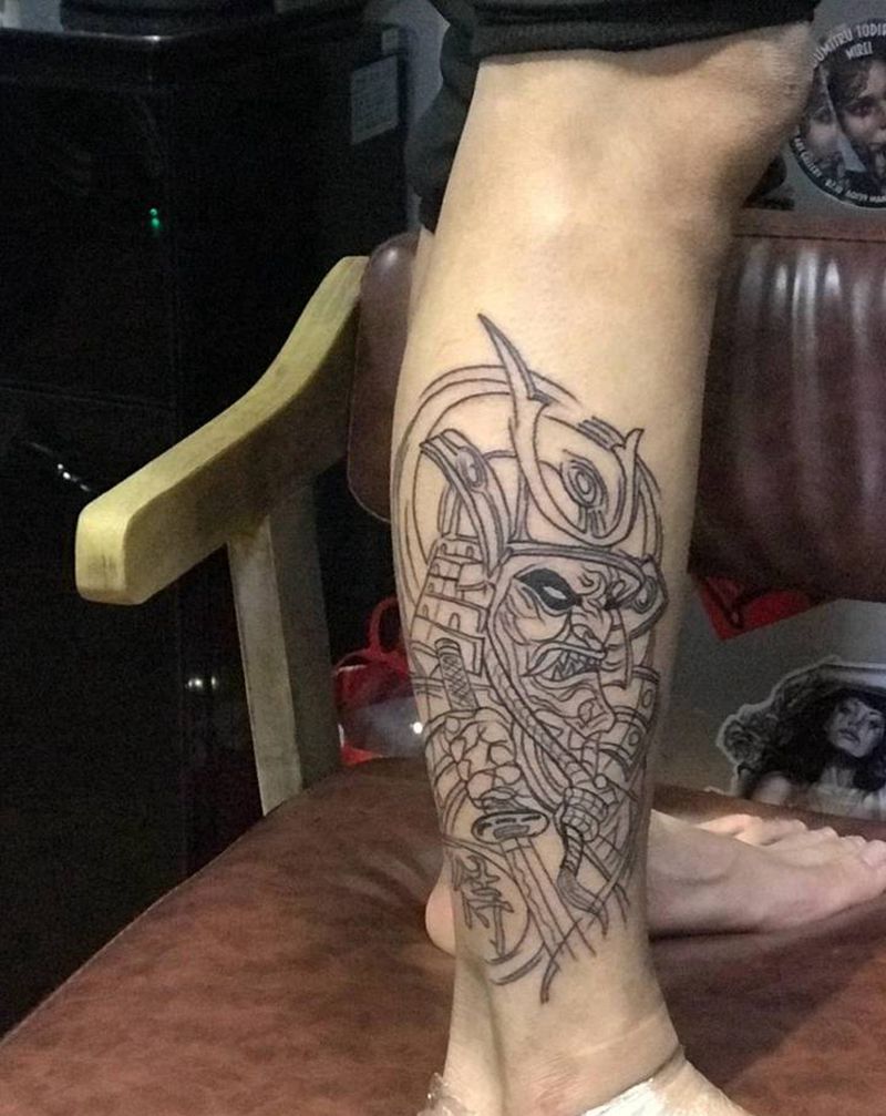 鬼武士纹身图片_腿部新传统纹身图案
