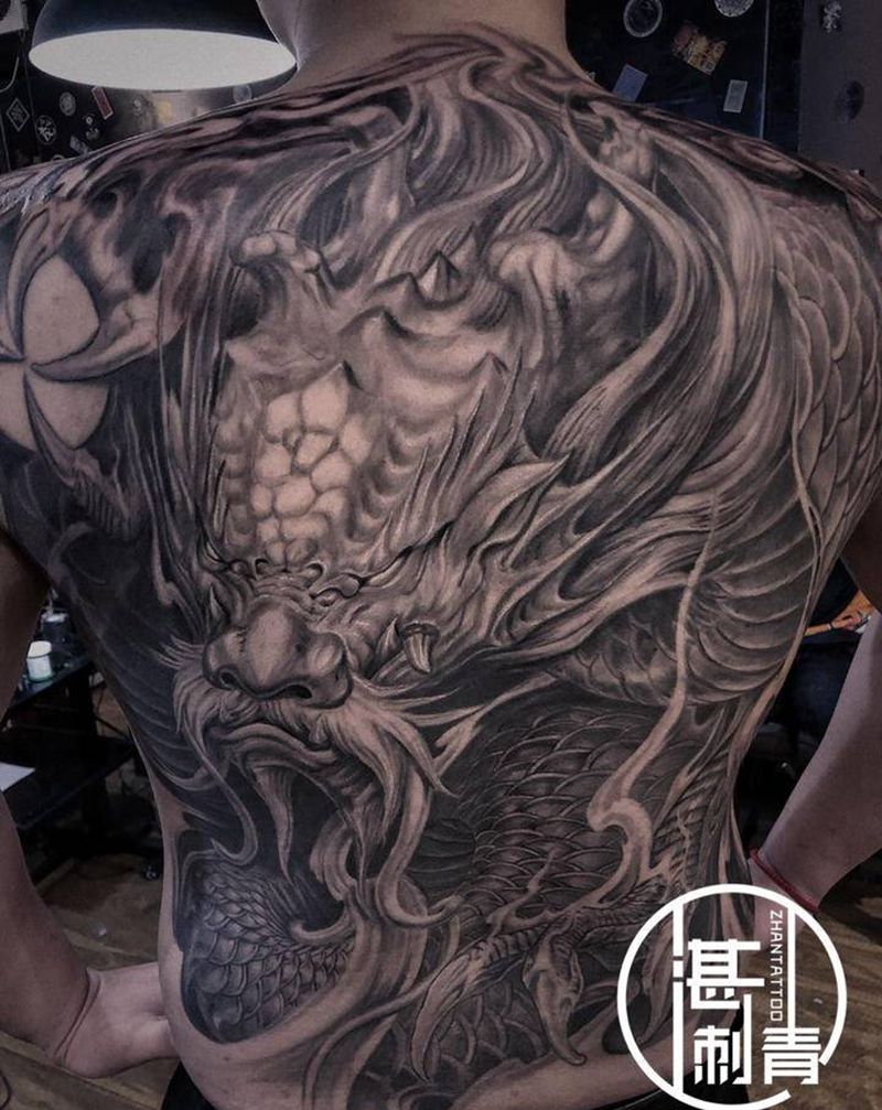 临摹岳老师作品纹身图片_背部纹身图案