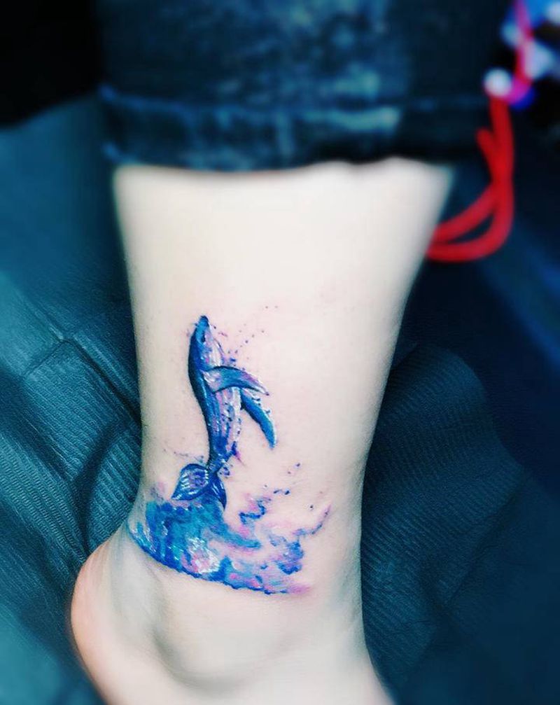 鲲纹身图片_脚部水彩纹身图案