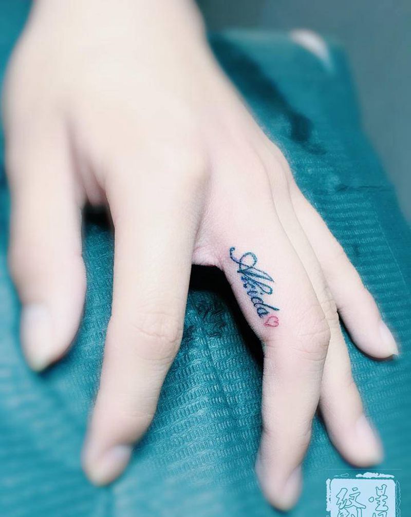 字母纹身图片_手部纹身图案