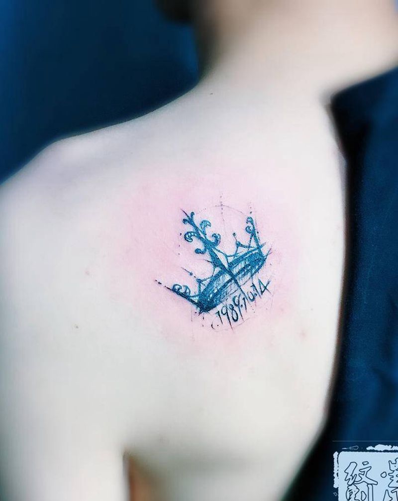 皇冠纹身图片_背部纹身图案