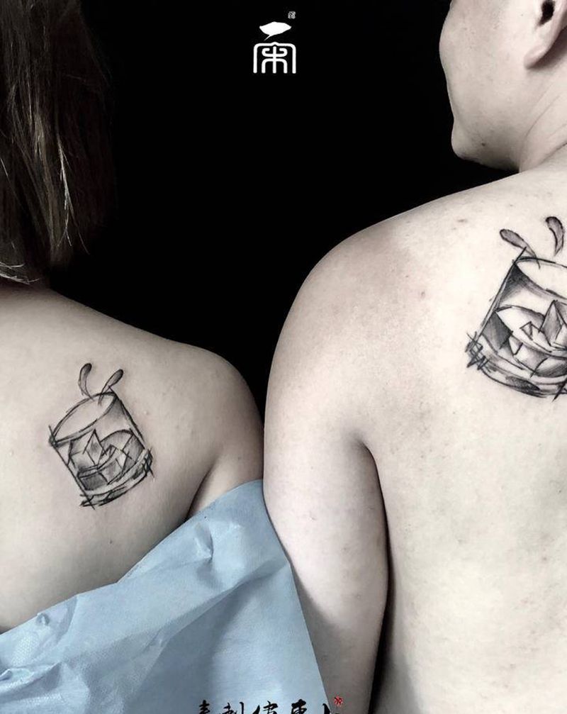 情侣纹身图片_肩部纹身图案
