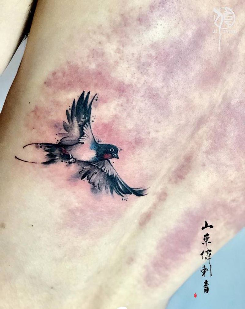 翅纹身图片_背部腰部水彩纹身图案