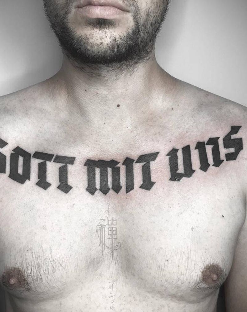 上帝与你同在纹身图片_胸部颈部花体字Old School花体字哥特式纹身图案