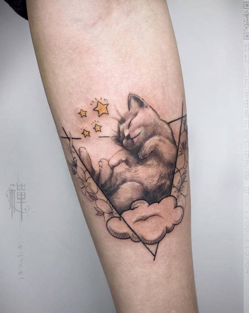 温馨纹身图片_手臂手部欧美写实几何猫小可爱小清新纹身图案